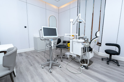 عالم الابتسامة لطب الأسنان والجلدية والتجميل - Smile World Center