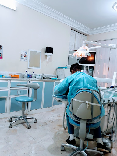مجمع عيادات تبوك الوطني لطب الاسنان