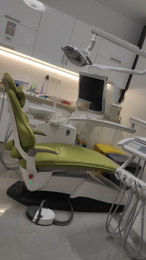 عيادات جرين دنت لطب وزراعة وتقويم الأسنان