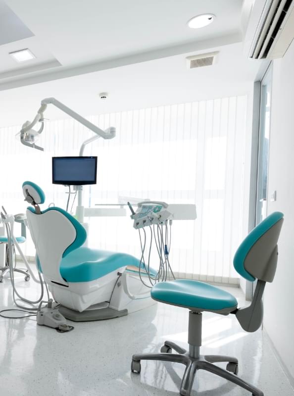 رأي عن مجمع عيادات سر الابتسامة لطب الأسنان والجلدية بالليزر